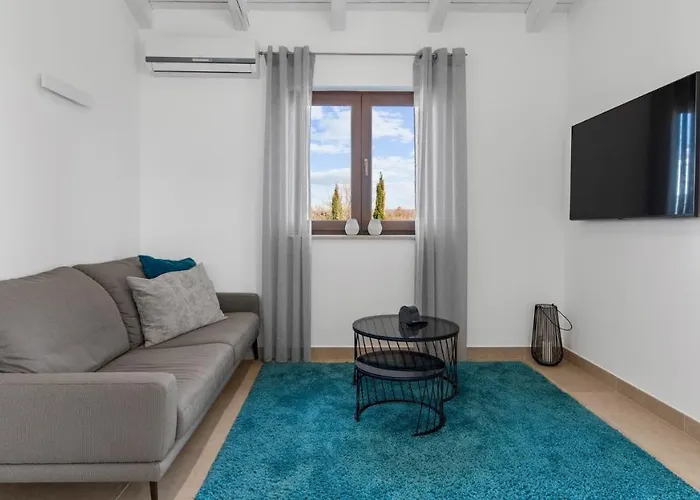 Hardy By 4* Frata