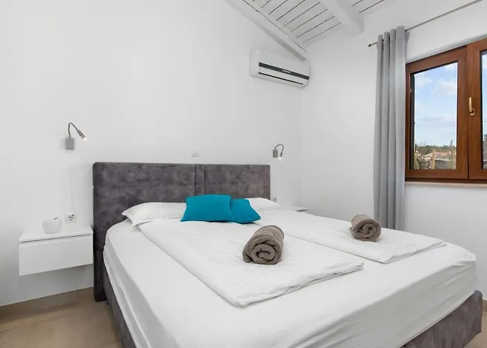 Hardy By Vendégház