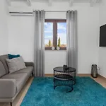 Hardy By 4* Frata