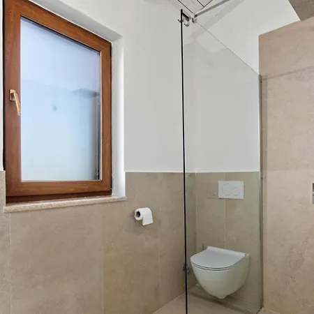 Hardy Guest house Frata