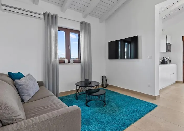 Hardy By Affittacamere Frata